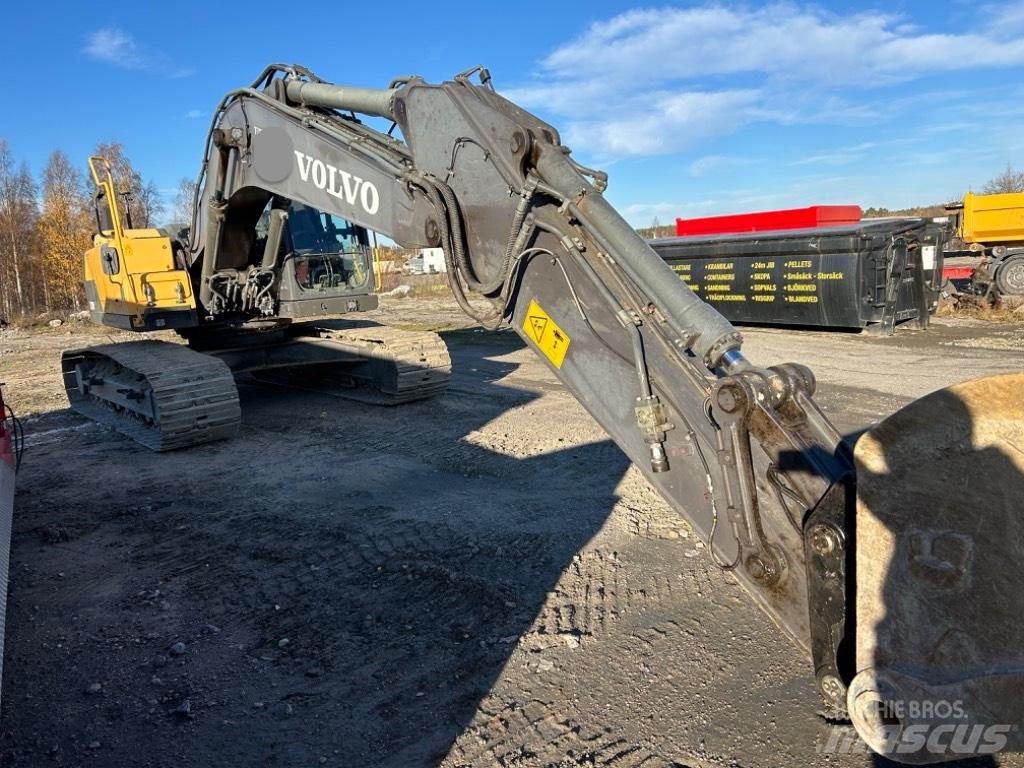 Volvo EC 220 DL Bagri goseničarji