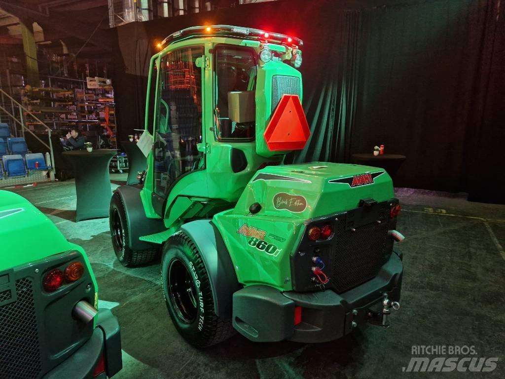 Avant 860 i Skid steer mini nakladalci