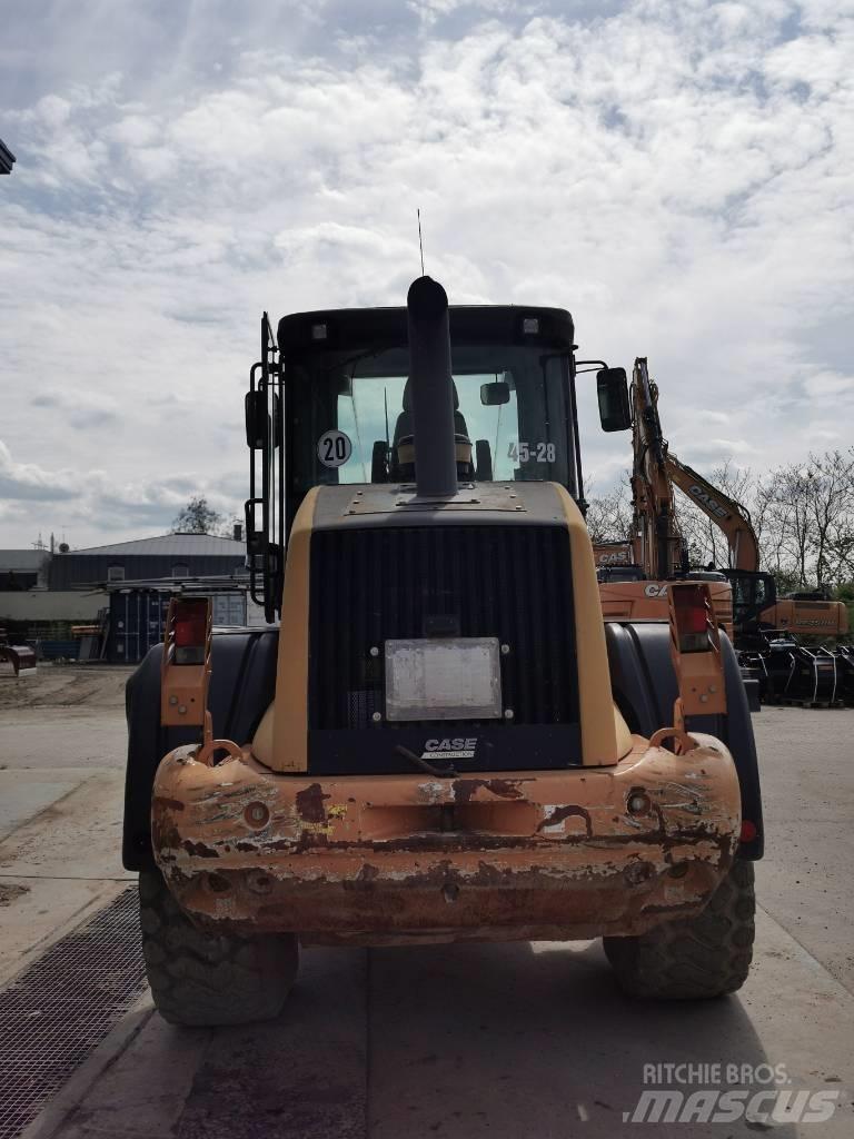 CASE 721F Z-Bar Kolesni nakladalci