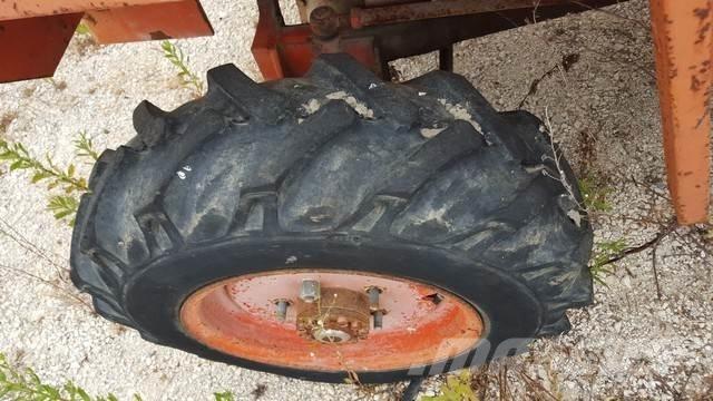  Pneus 7.50-16 Gume, kolesa in platišča