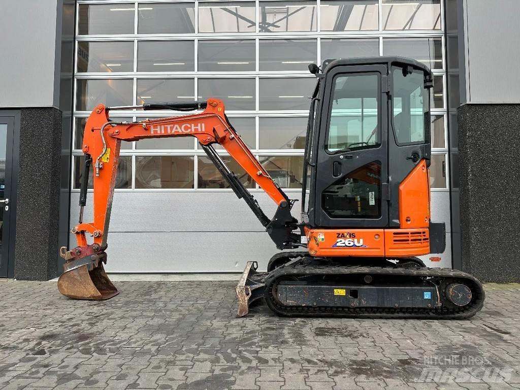 Hitachi ZX26U-6 CR Mini bagri <7t