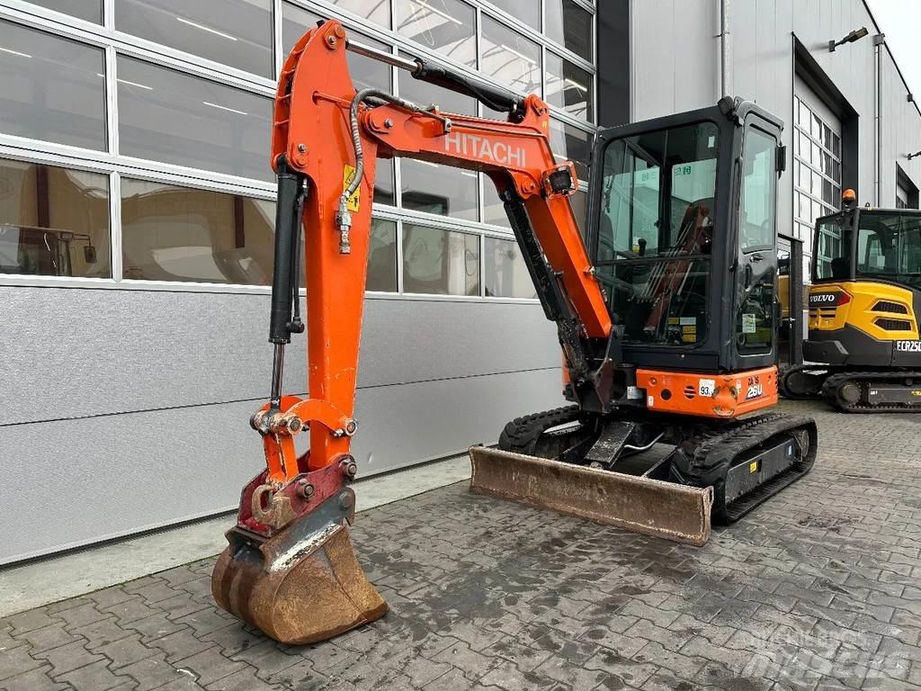 Hitachi ZX26U-6 CR Mini bagri <7t