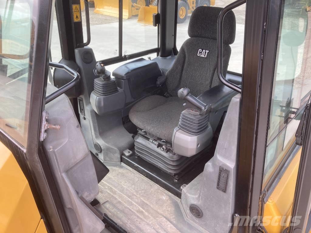 CAT D 6 K 2 LGP Buldožerji goseničarji