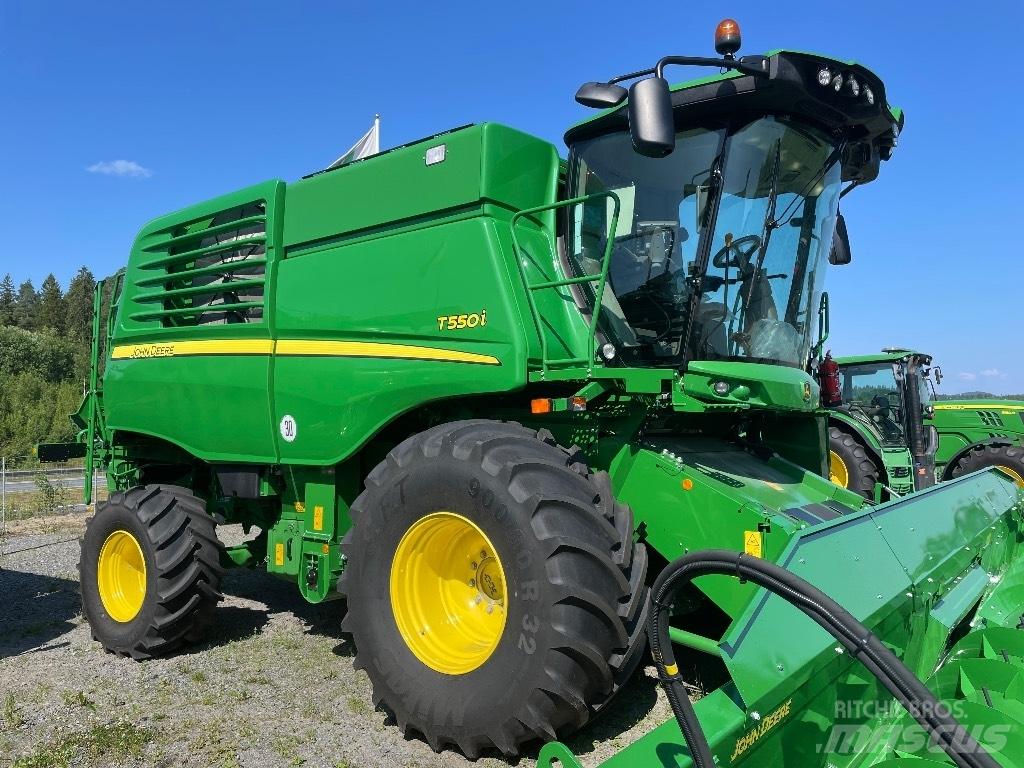 John Deere T 550 Kombajni
