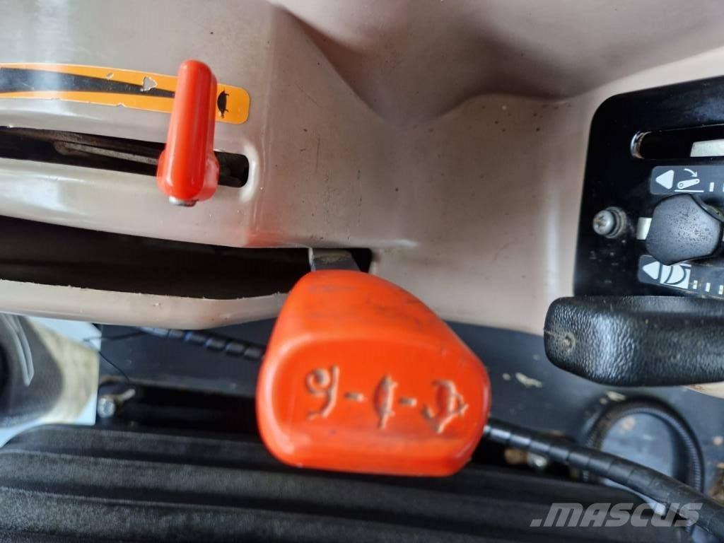 Kubota M 8560 DT Traktorji