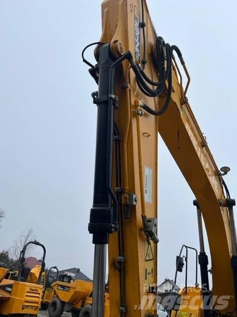 JCB JS 175 W Bagri na kolesih