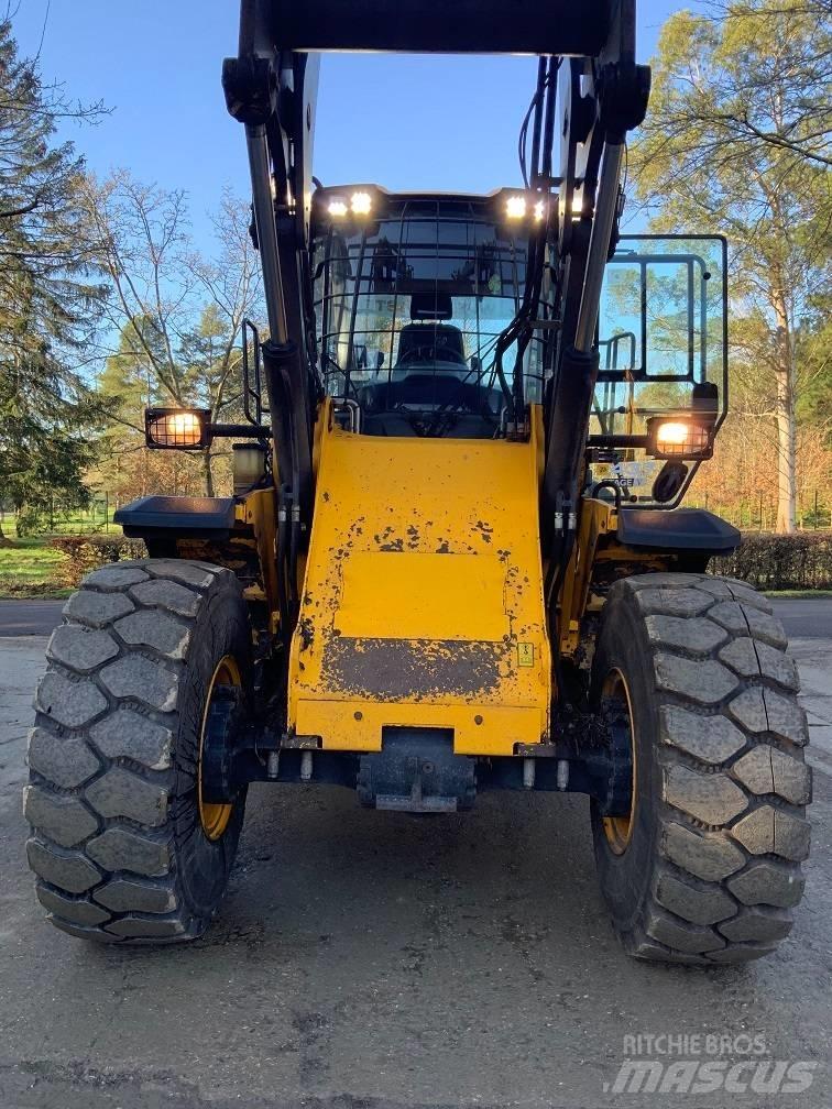 JCB 437 HT Kolesni nakladalci