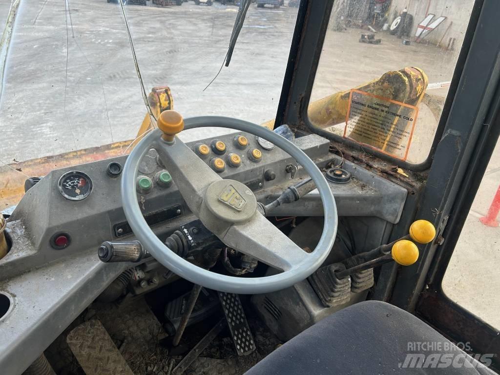 JCB 410 Kolesni nakladalci