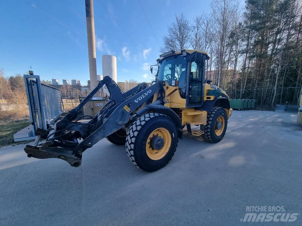 Volvo L45G Kolesni nakladalci