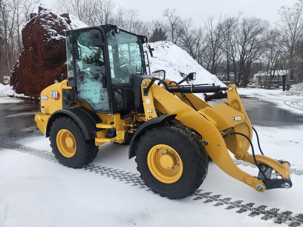 CAT 908m Kolesni nakladalci