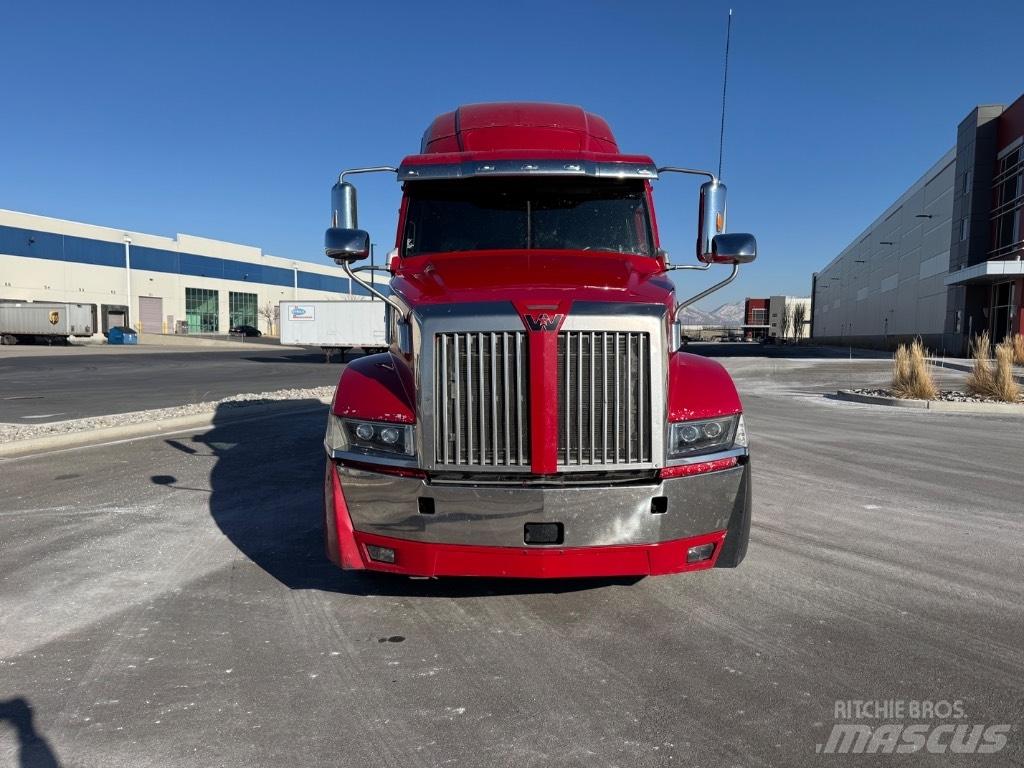 Western Star 5700 XE Vlačilci