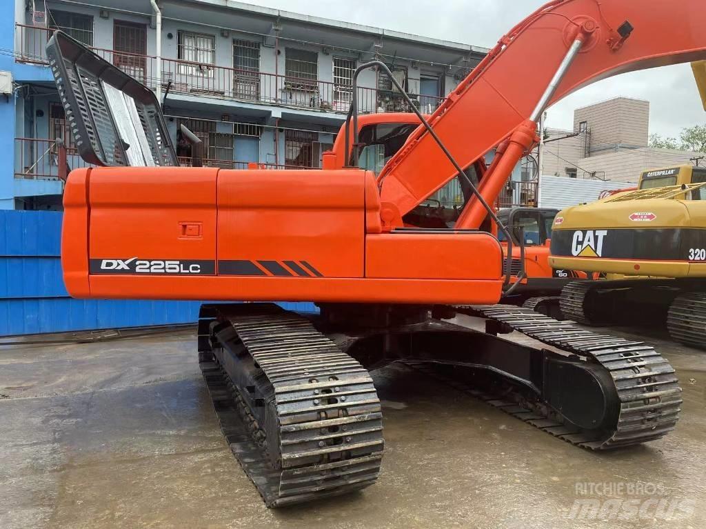 Doosan dx225 Bagri goseničarji