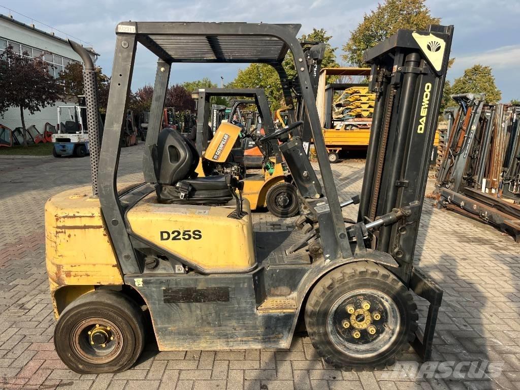 Daewoo D25S3 V-2311 Dizelski viličarji