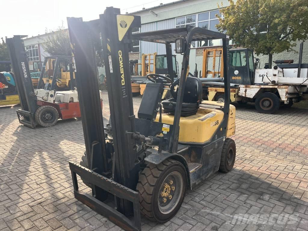 Daewoo D25S3 V-2311 Dizelski viličarji
