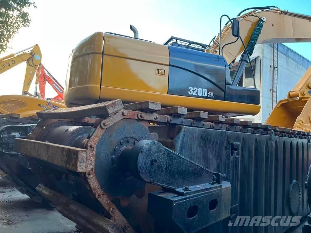 CAT 320 D2 Amfibijski bagri