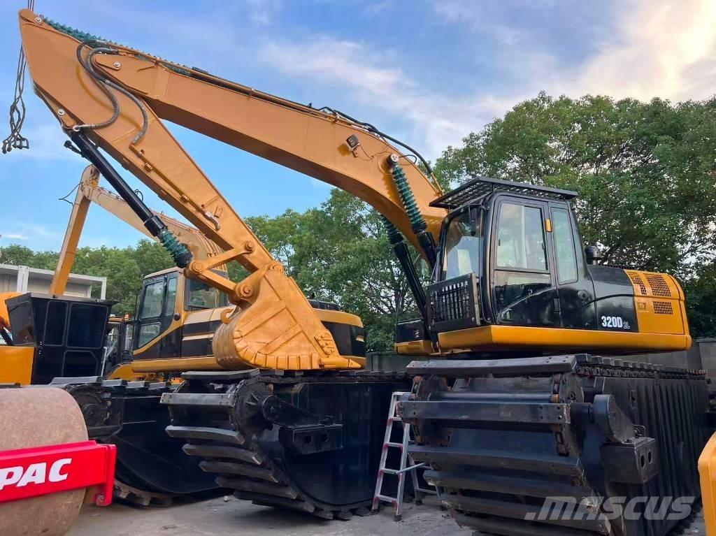 CAT 320 D2 Amfibijski bagri