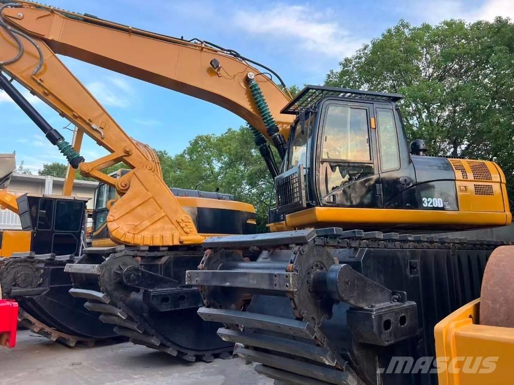 CAT 320 D2 Amfibijski bagri