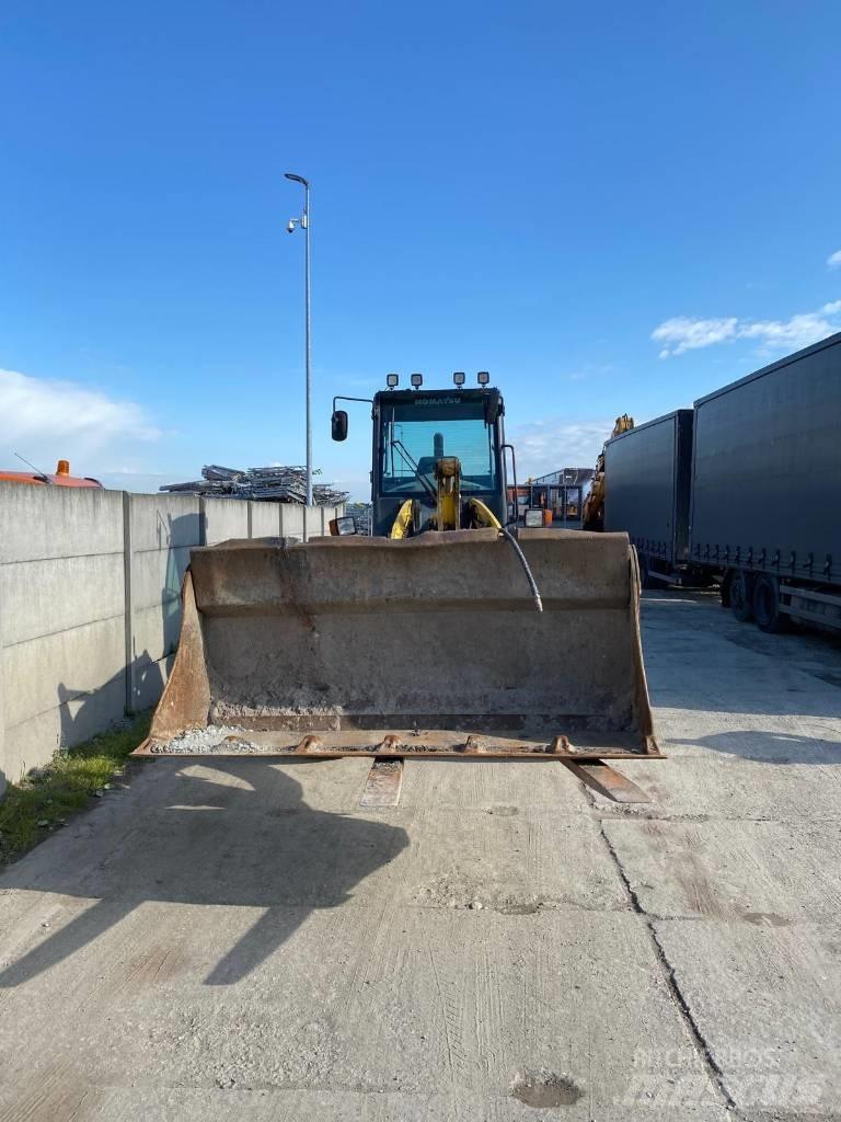 Komatsu WA 100 M-5 Kolesni nakladalci