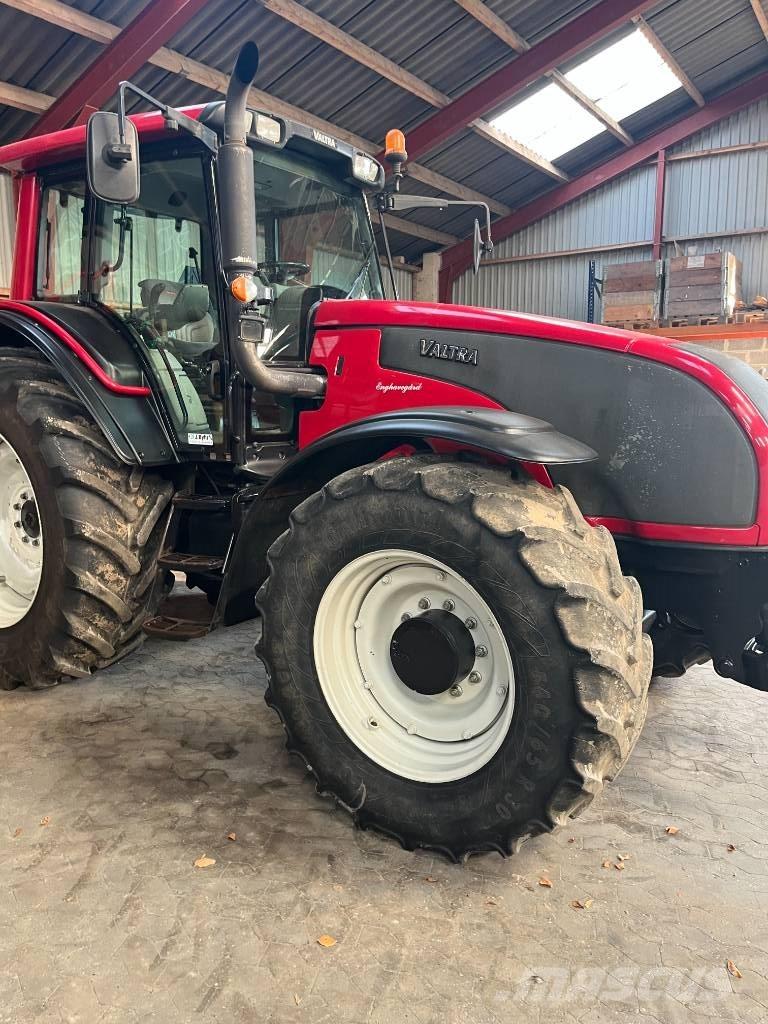 Valtra T 191 Traktorji