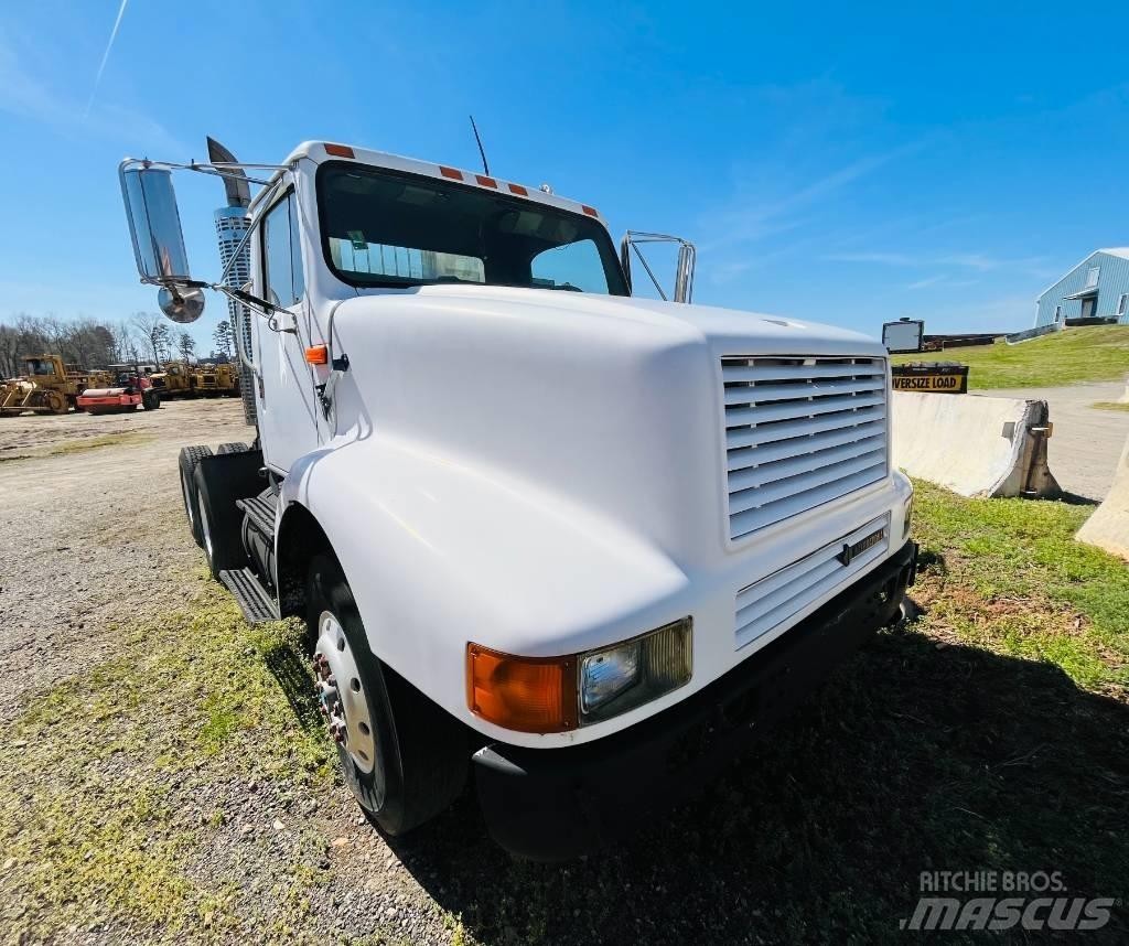 International 8200 Vlačilci