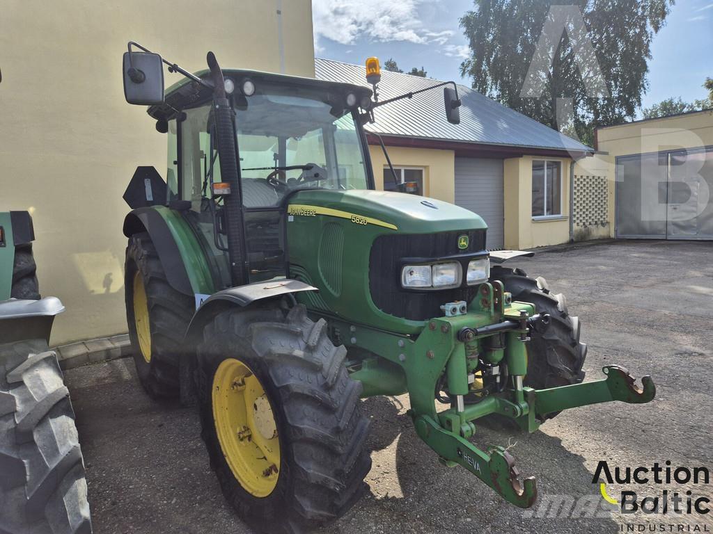 John Deere 5820 Traktorji