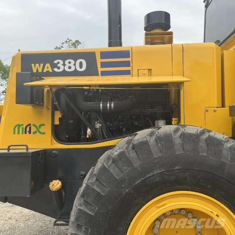 Komatsu WA 380 Kolesni nakladalci