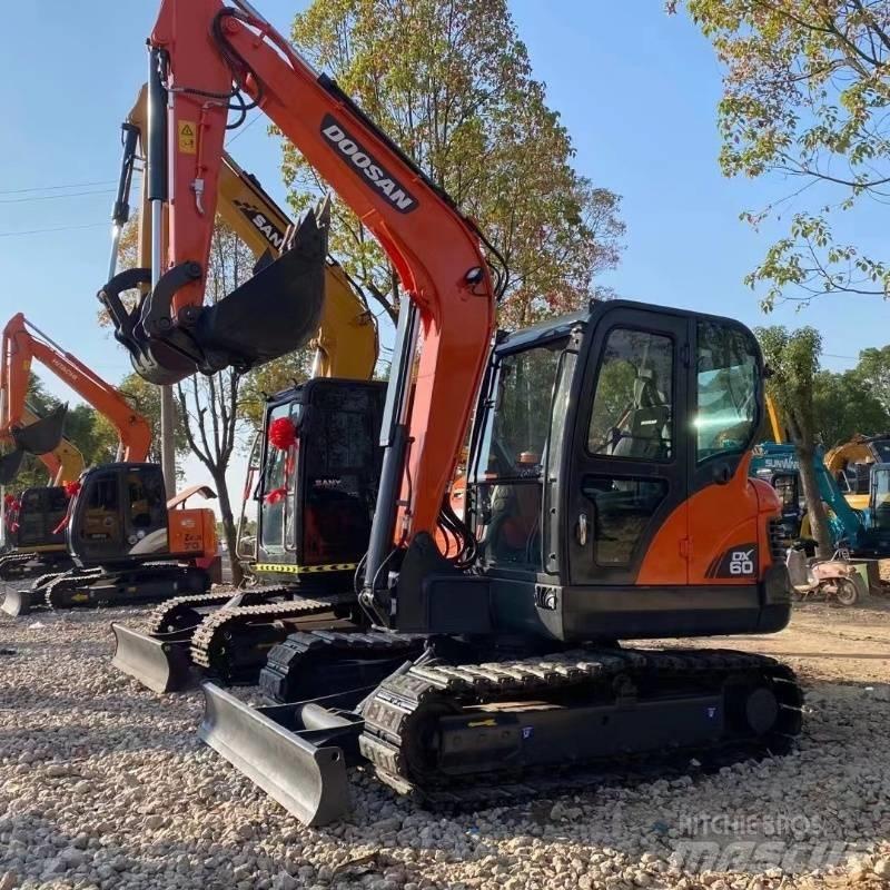 Doosan DX 60 Bagri goseničarji
