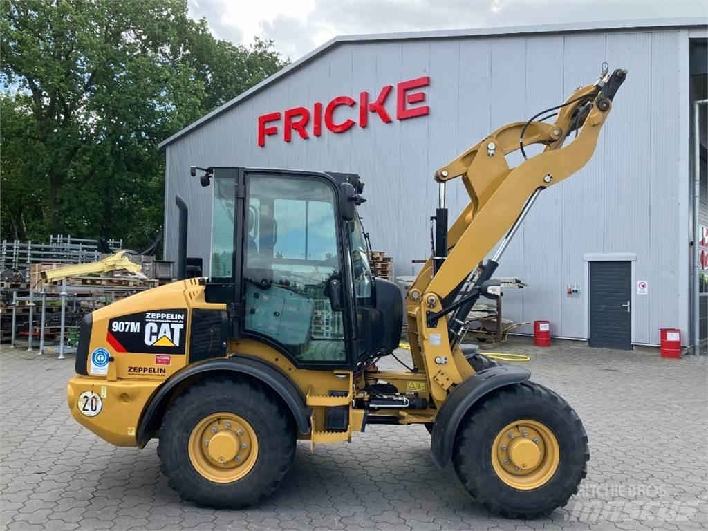 CAT 907 Kolesni nakladalci