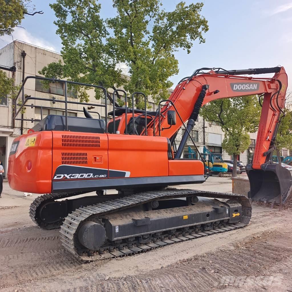 Doosan DX300LC-9C Bagri goseničarji