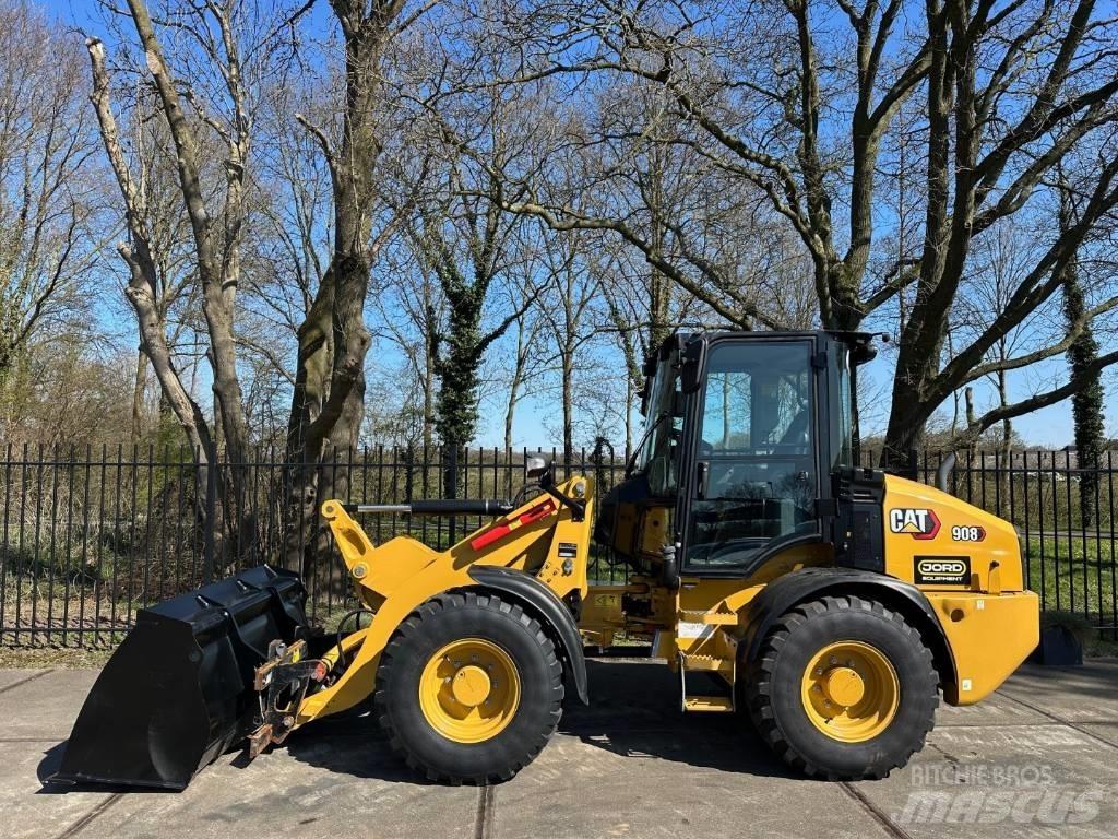 CAT 908 Kolesni nakladalci