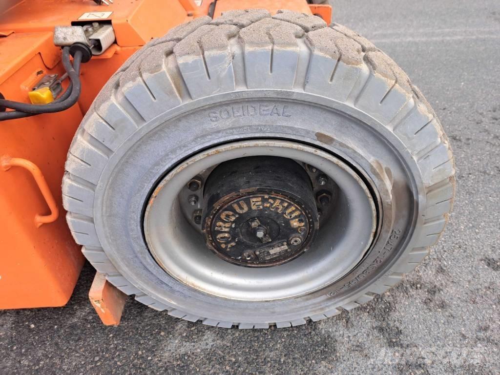 JLG E 300 AJP Zglobne dvižne ploščadi