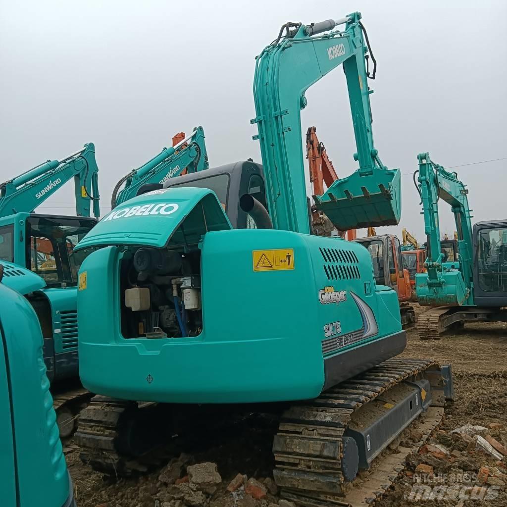 Kobelco SK75-8 Midi bagri 7t – 12t