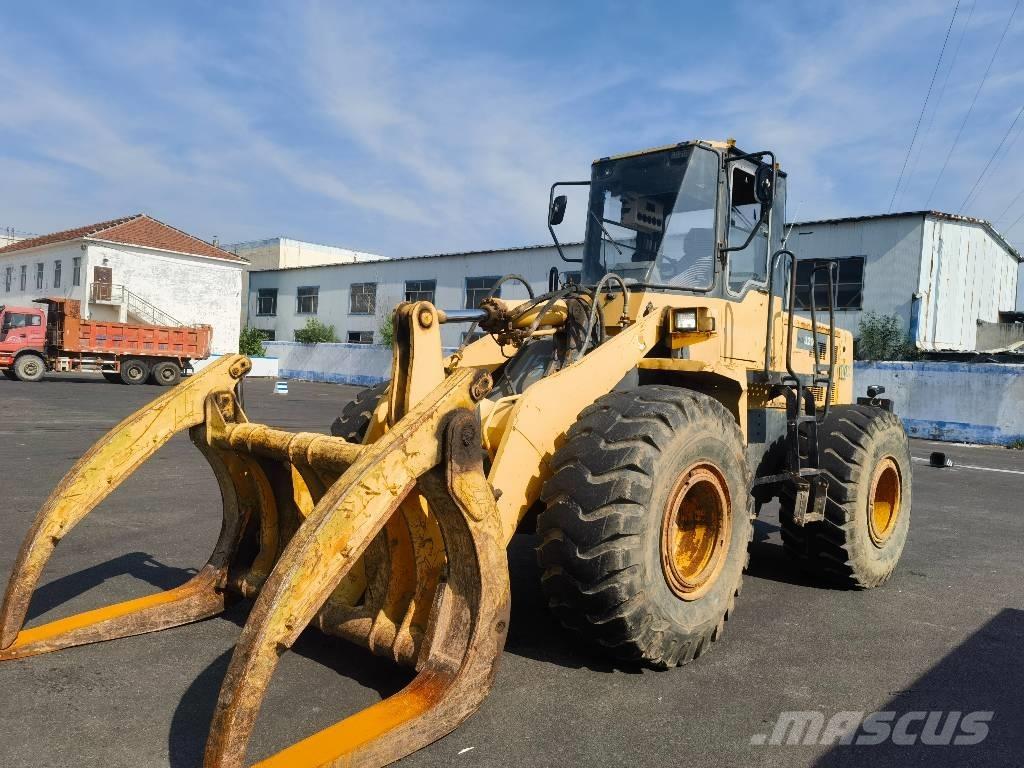Komatsu WA 320-3 Kolesni nakladalci