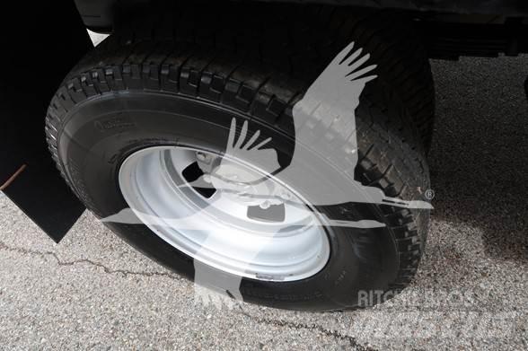 RAM 3500 HD Tovornjaki s kesonom/platojem