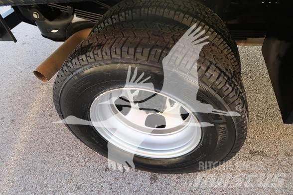 RAM 3500 HD Tovornjaki s kesonom/platojem