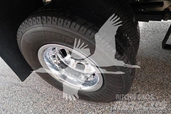 RAM 3500 HD Tovornjaki s kesonom/platojem