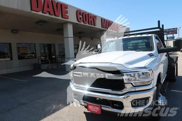 RAM 3500 HD Tovornjaki s kesonom/platojem