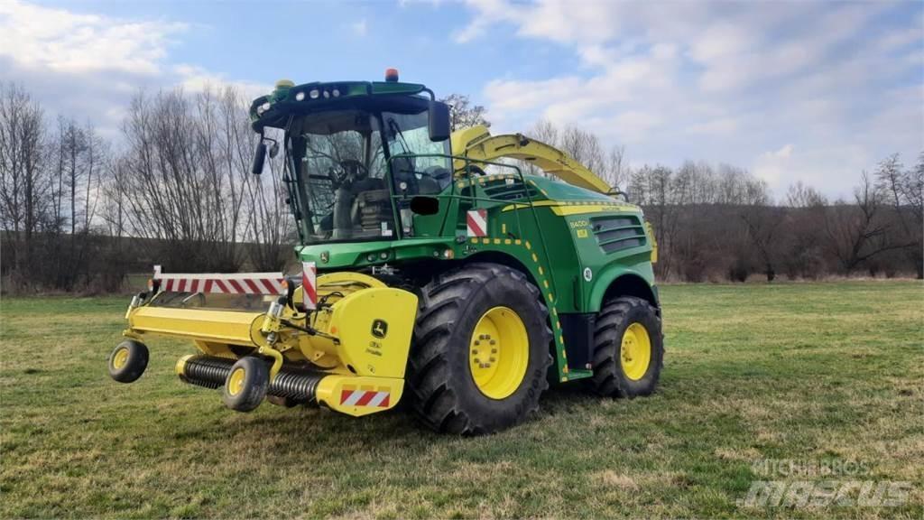 John Deere 8400i Stroji za krmo na lastni pogon