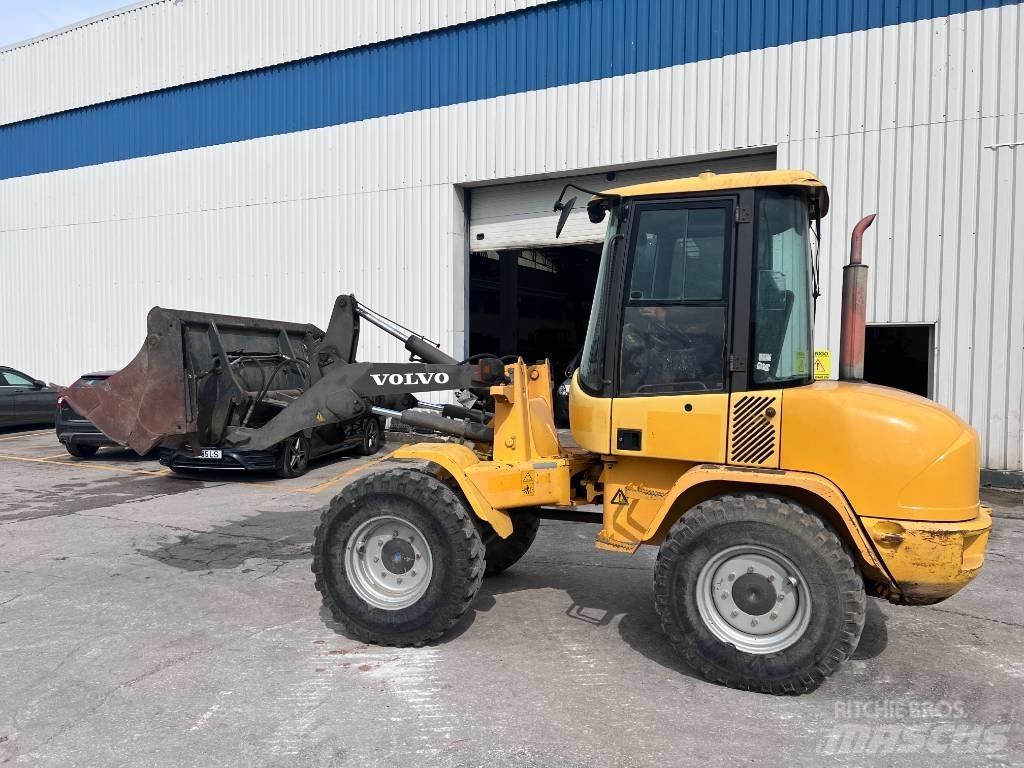 Volvo L 30 B Kolesni nakladalci