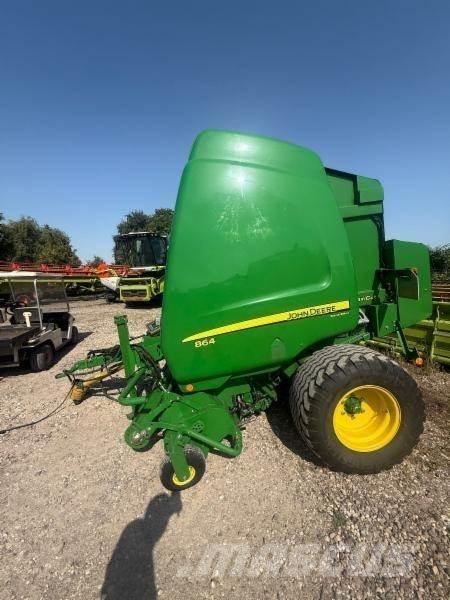 John Deere 864 Balirke (okrogle bale)