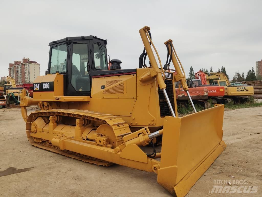 CAT D 6 G Buldožerji goseničarji