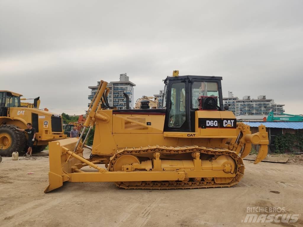 CAT D 6 G Buldožerji goseničarji