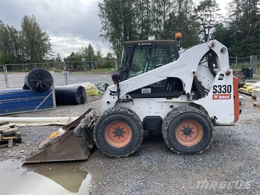 Bobcat S330 Skid steer mini nakladalci