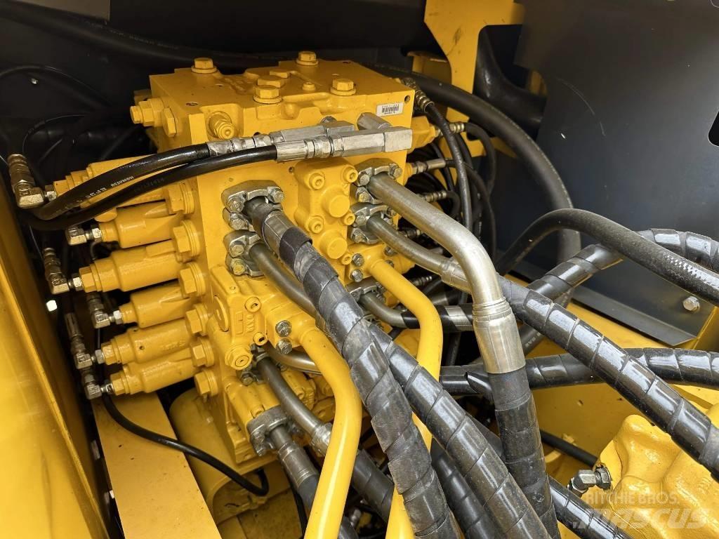 Komatsu PC 200-8 Bagri goseničarji