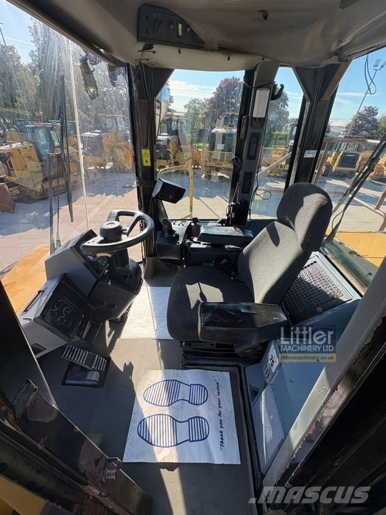 CAT 824 H Kolesni Buldožerji