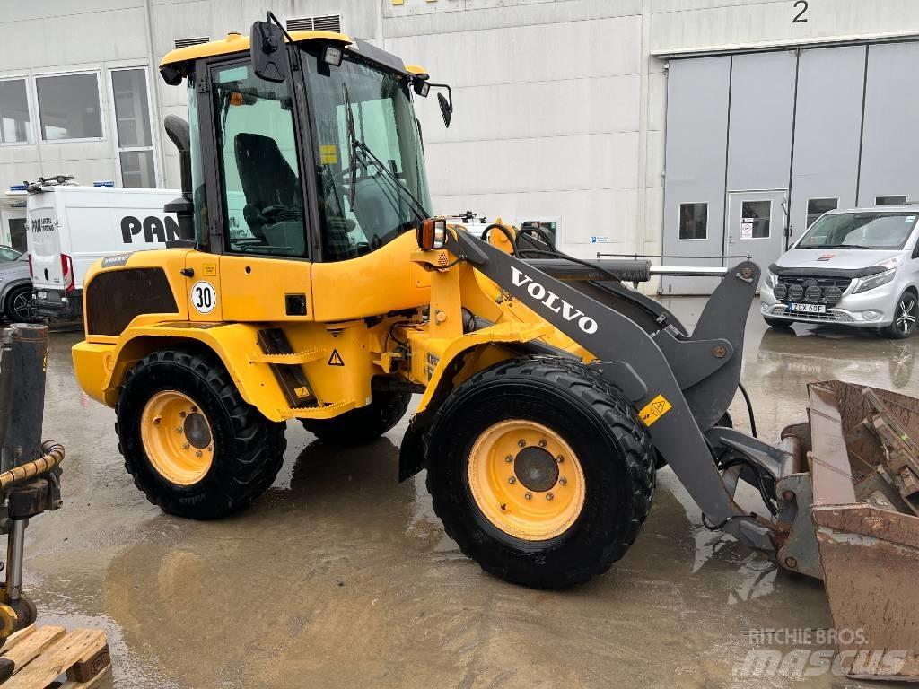 Volvo L 35 G Kolesni nakladalci