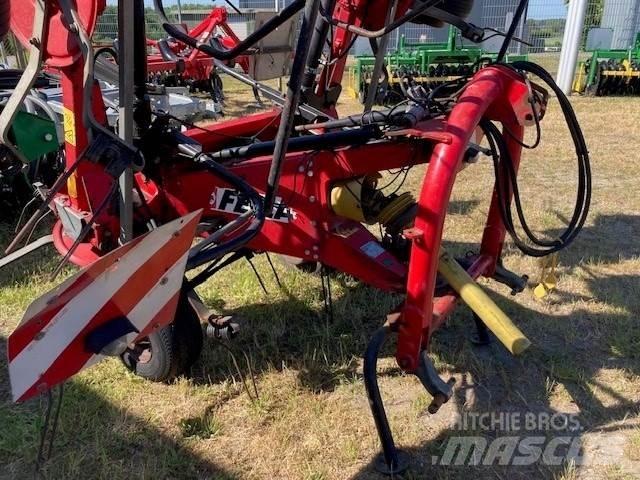 Fella TH 900 Hydro Obračalniki in zgrabljalniki