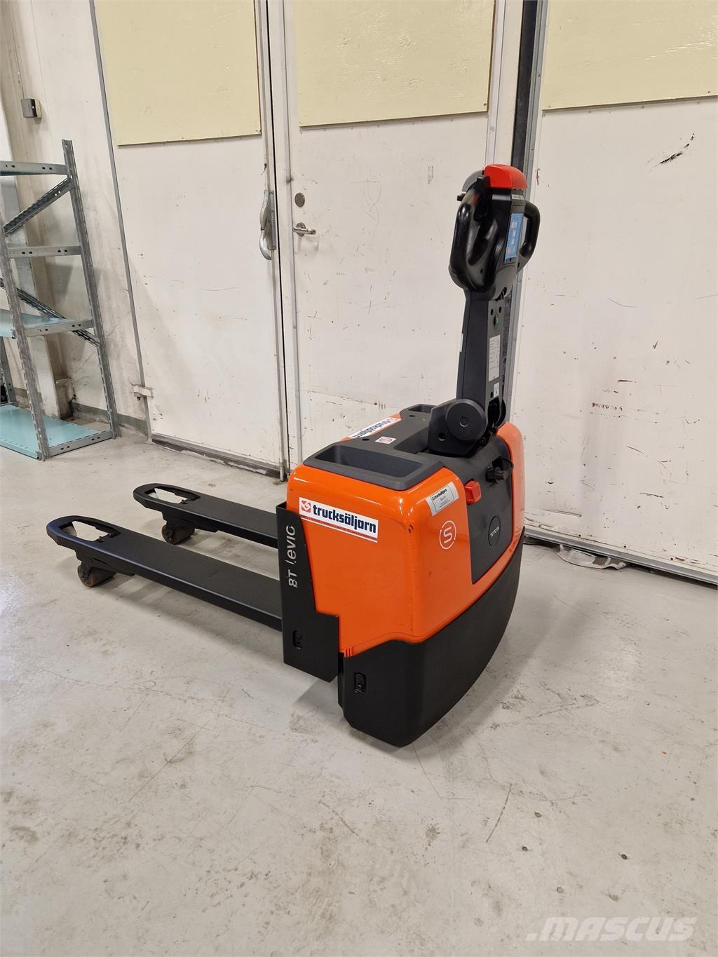 Toyota LWE130 Ročni električni viličar