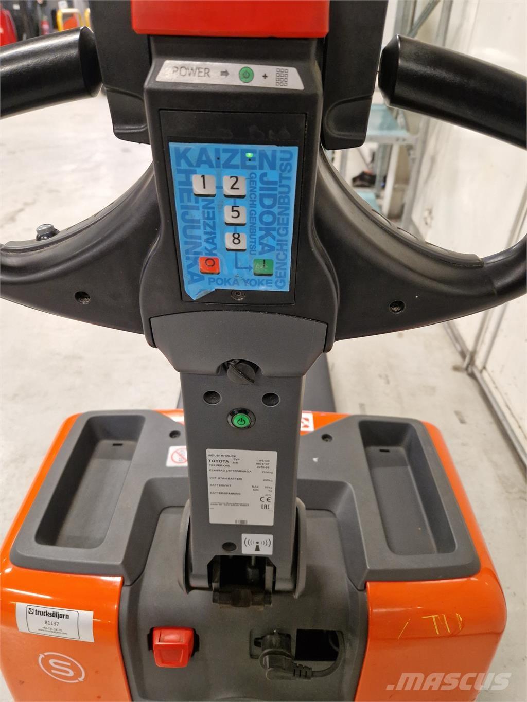 Toyota LWE130 Ročni električni viličar