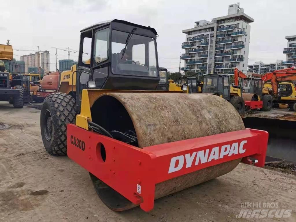 Dynapac CA 30 D Enojni valjarji